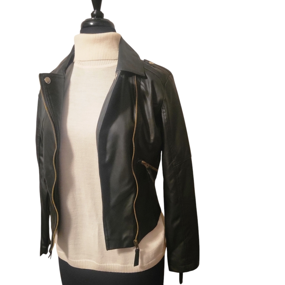 NWT Black Faux Leather Moto Jacket Gold Zip Cropped Biker Small Edgy Chic - Picture 5 of 11